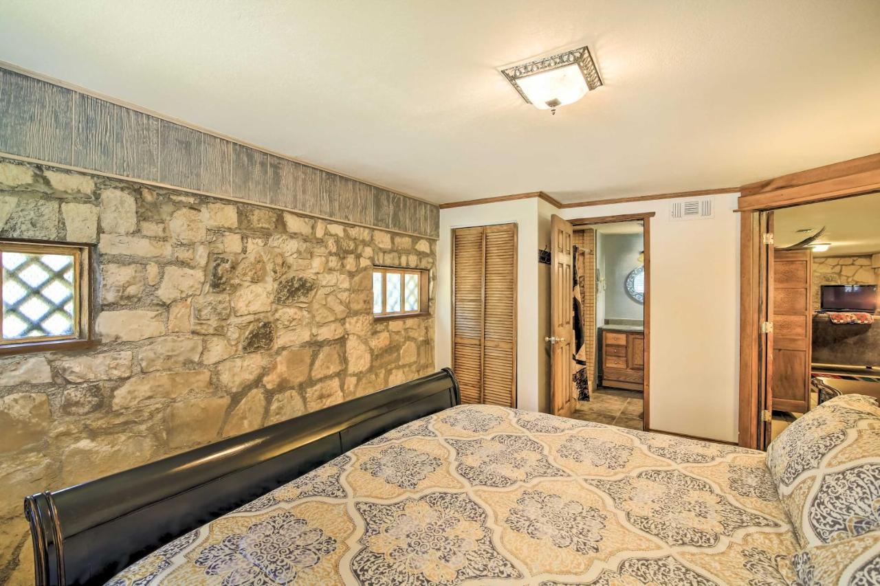 Countryside Cottage 17 Mi To Downtown サンアントニオ エクステリア 写真