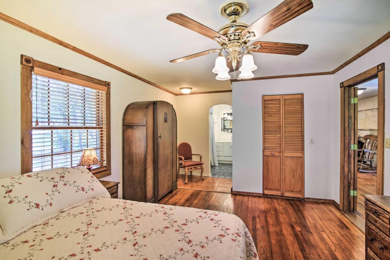 Countryside Cottage 17 Mi To Downtown サンアントニオ エクステリア 写真