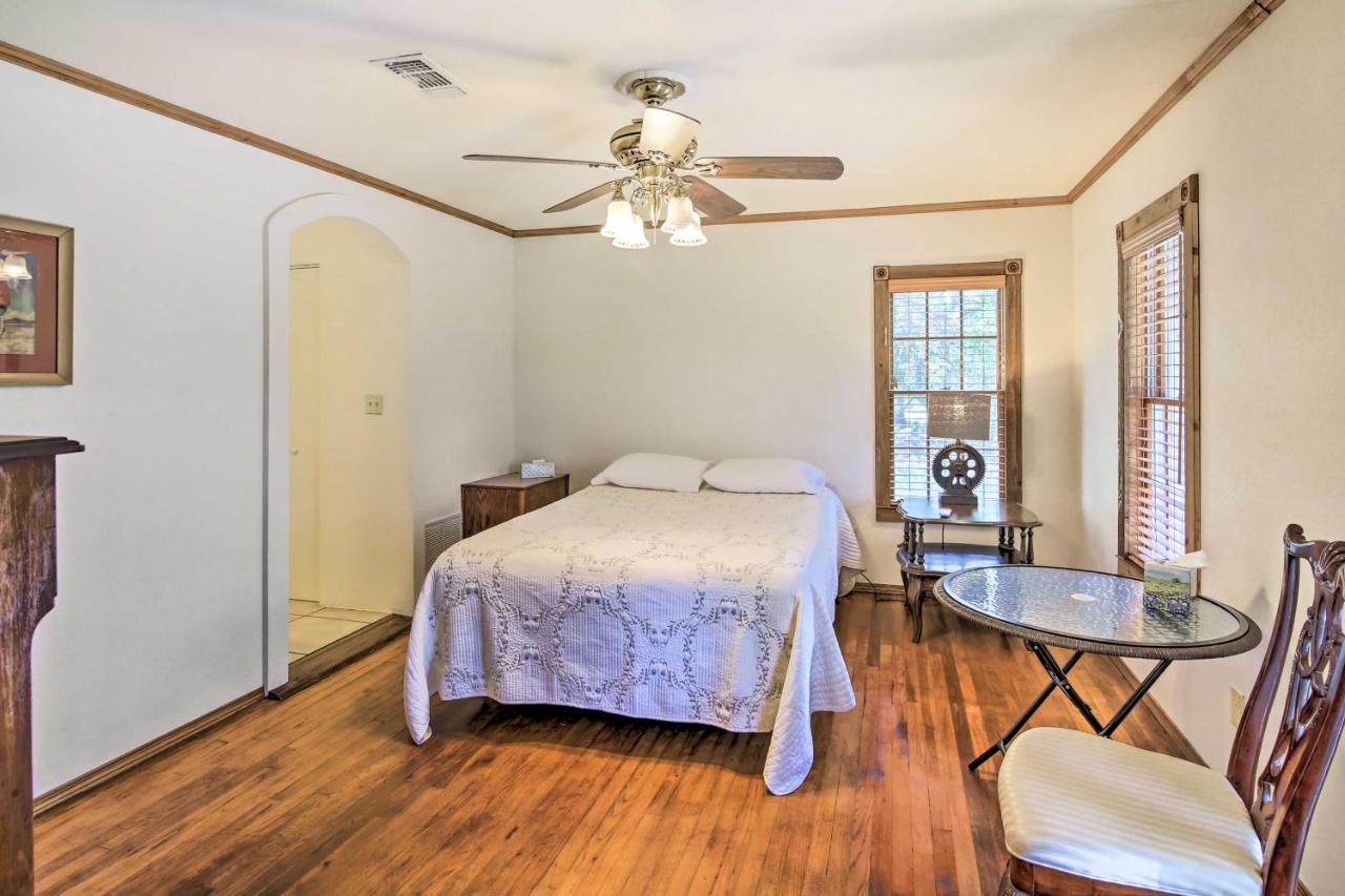 Countryside Cottage 17 Mi To Downtown サンアントニオ エクステリア 写真